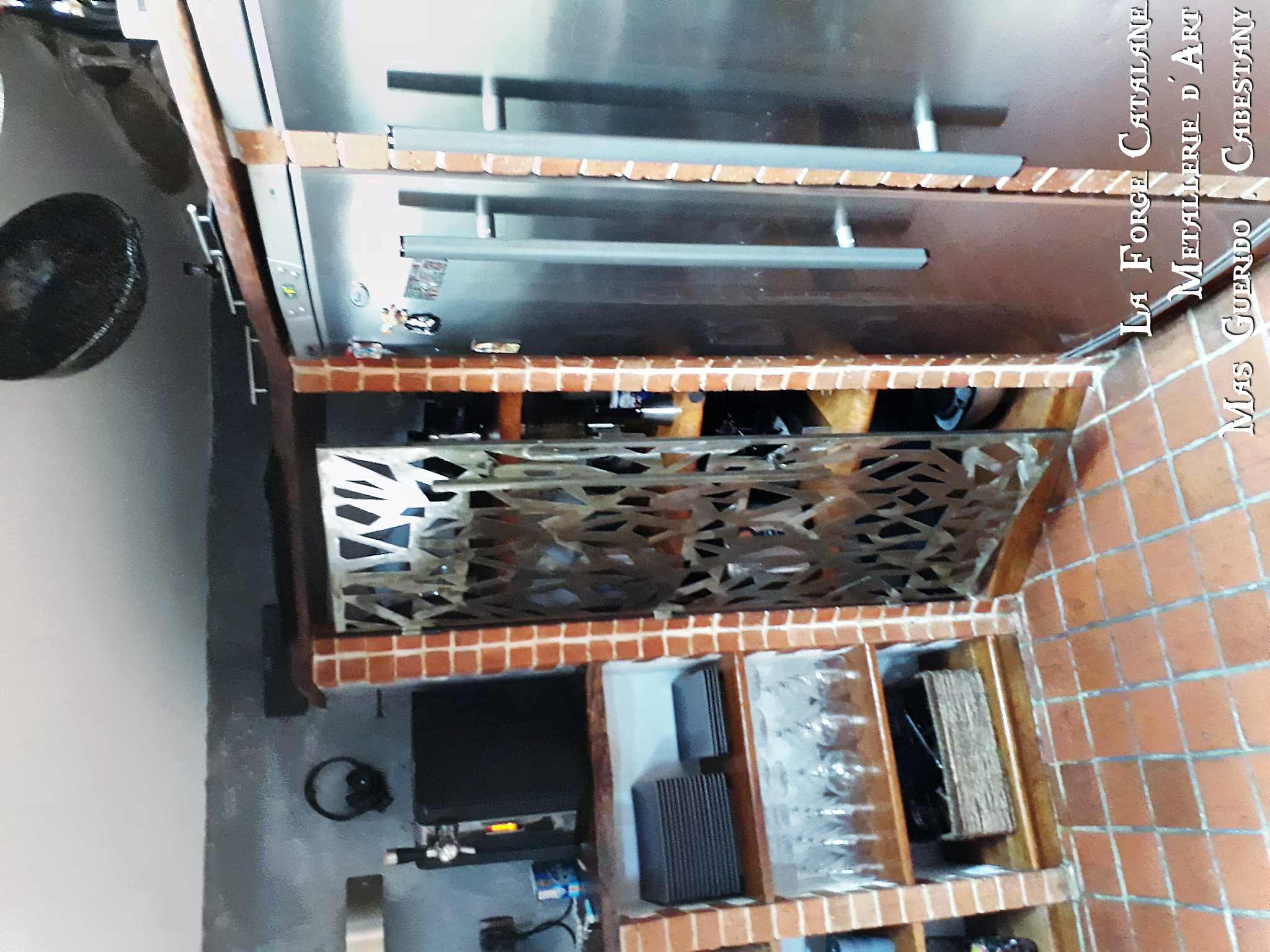 porte meuble vin industriel decoupe laser forge catalane.jpg